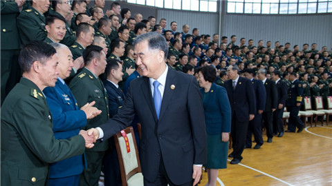 汪洋率代表團(tuán)赴廣西軍區(qū)、武警廣西總隊(duì)慰問(wèn)