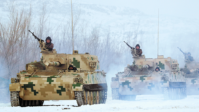新春走軍營丨冬訓(xùn)①沖進(jìn)風(fēng)雪，體驗“凍感”與“動感”