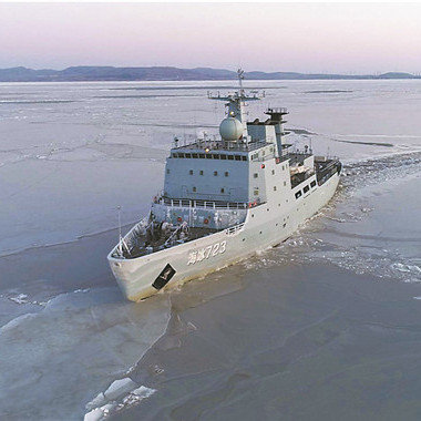 新春走軍營｜-20℃，海軍海冰723船犁耕冰海暢航道