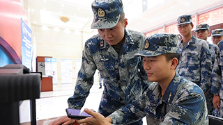 享受網(wǎng)絡(luò)便利、確保軍營網(wǎng)絡(luò)安全，看看空軍這個(gè)師怎么做