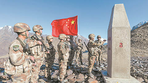 高清大圖：節(jié)日巡邊，邊防官兵堅守戰(zhàn)位