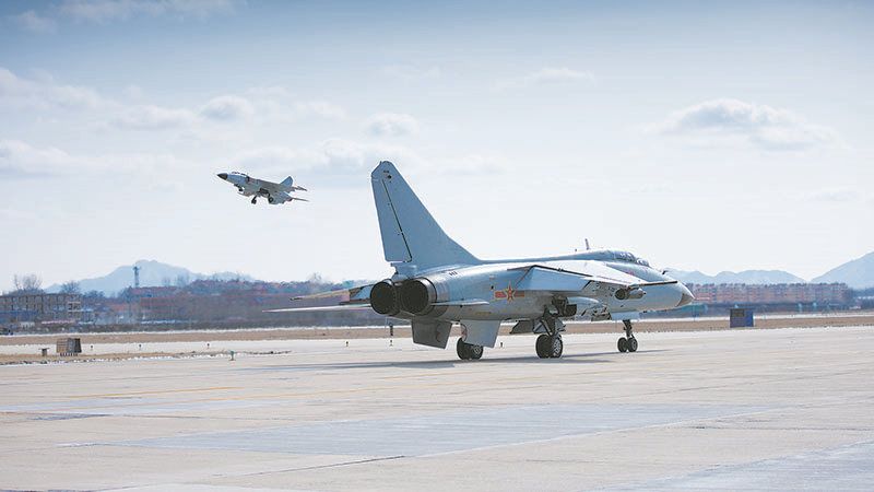 鷹擊長(zhǎng)空！北部戰(zhàn)區(qū)海軍航空兵某旅飛行訓(xùn)練影像