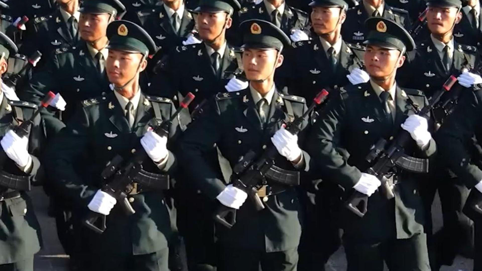來看火箭軍受閱隊員的精氣神！