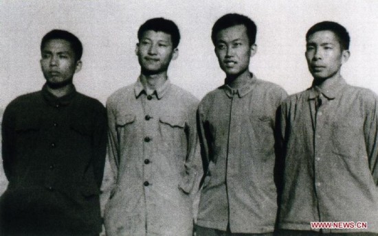 習(xí)近平彭麗媛恩愛(ài)家庭照片曝光