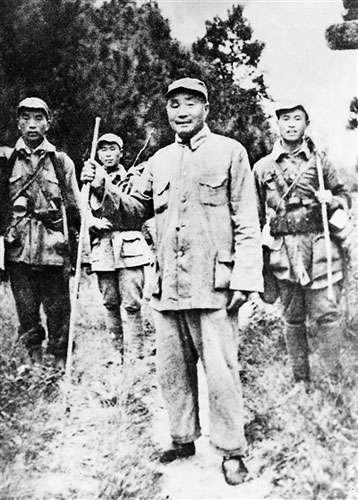 劉伯承高山鋪巧設(shè)口袋陣：殲敵后滿(mǎn)山揀燒餅