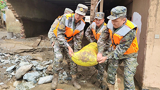 用心用情，子弟兵全力守護受災(zāi)群眾